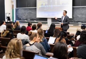 Students Learn from Leading Sustainability Practitioners In Practicum Course