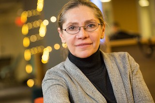 RenataWentzcovitch headshot