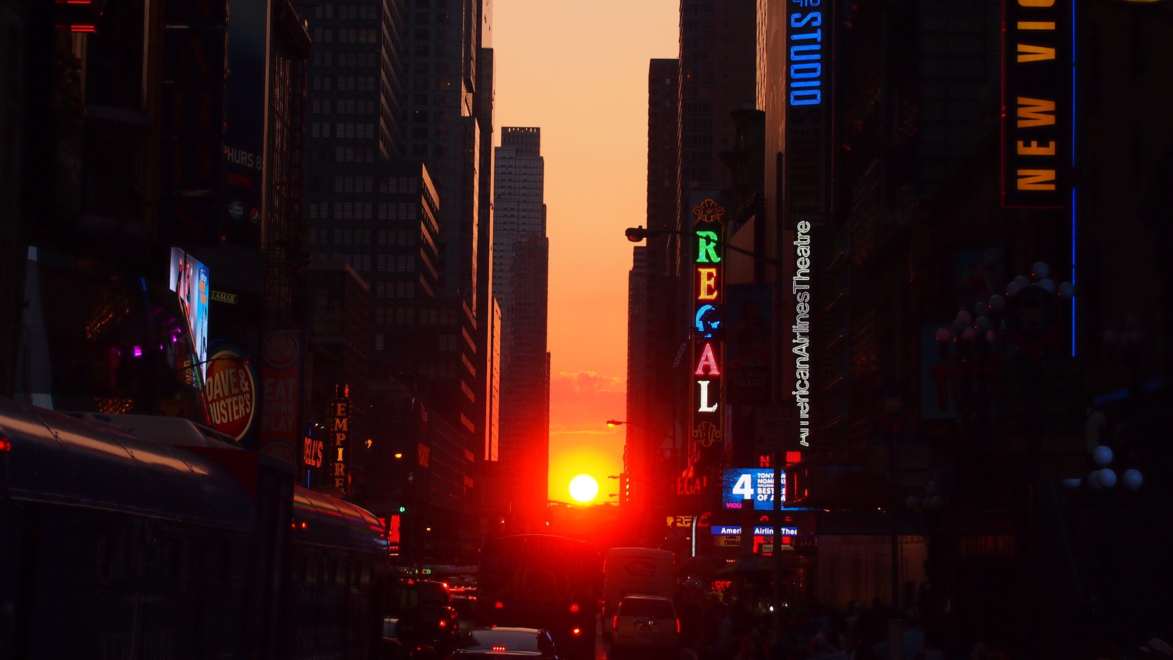 Why Manhattanhenge Matters Beyond the Sunset